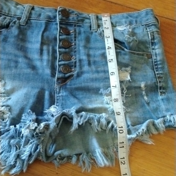 Refuge button fly denim shorts. Size 6.Super distressed. - Picture 8 of 10